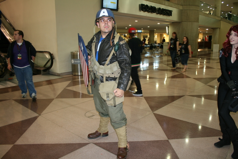 Illustration for article titled The Avengers Cosplay